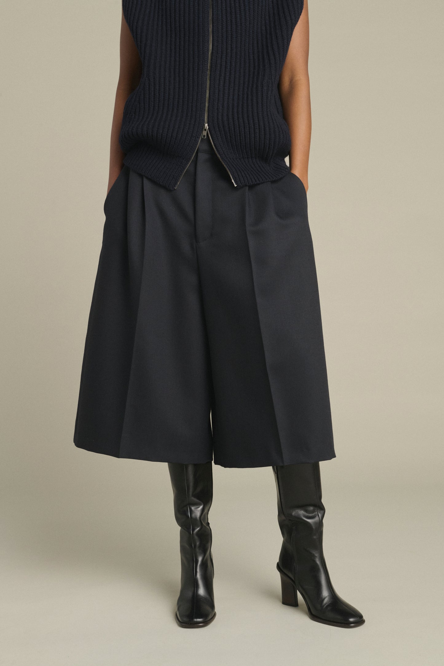 Jude Bermuda Shorts - Deep Navy - Wool - Women